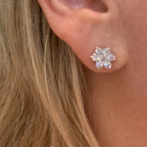 DIAMOND ROUND BRILLIANT FLOWER STUD EARRINGS 1.4CT - Picture 16 of 16